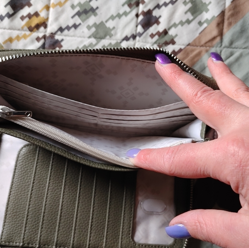 Wallet - Picture 3 of 4